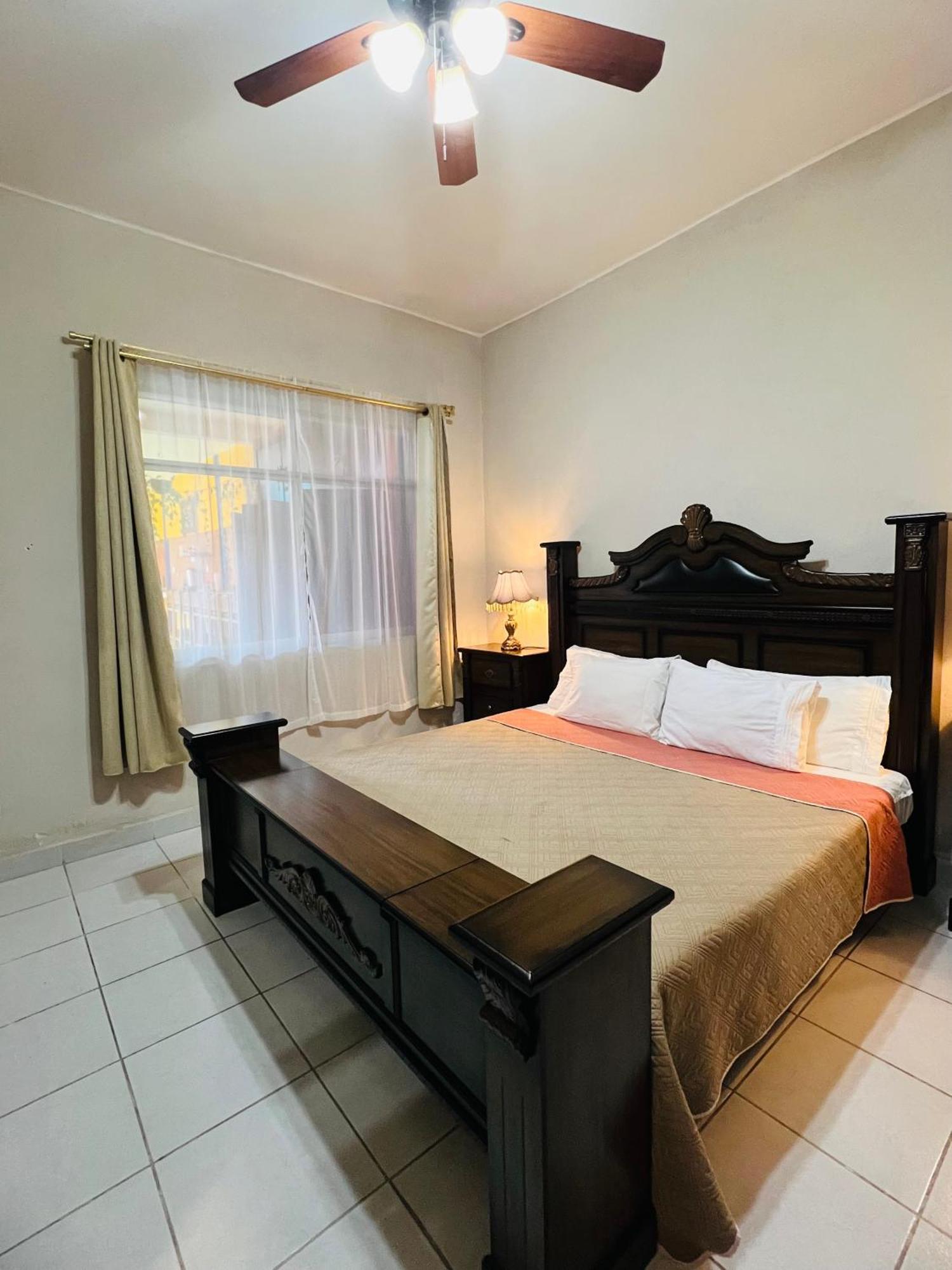 Hosteria Casa Marquez León Kültér fotó