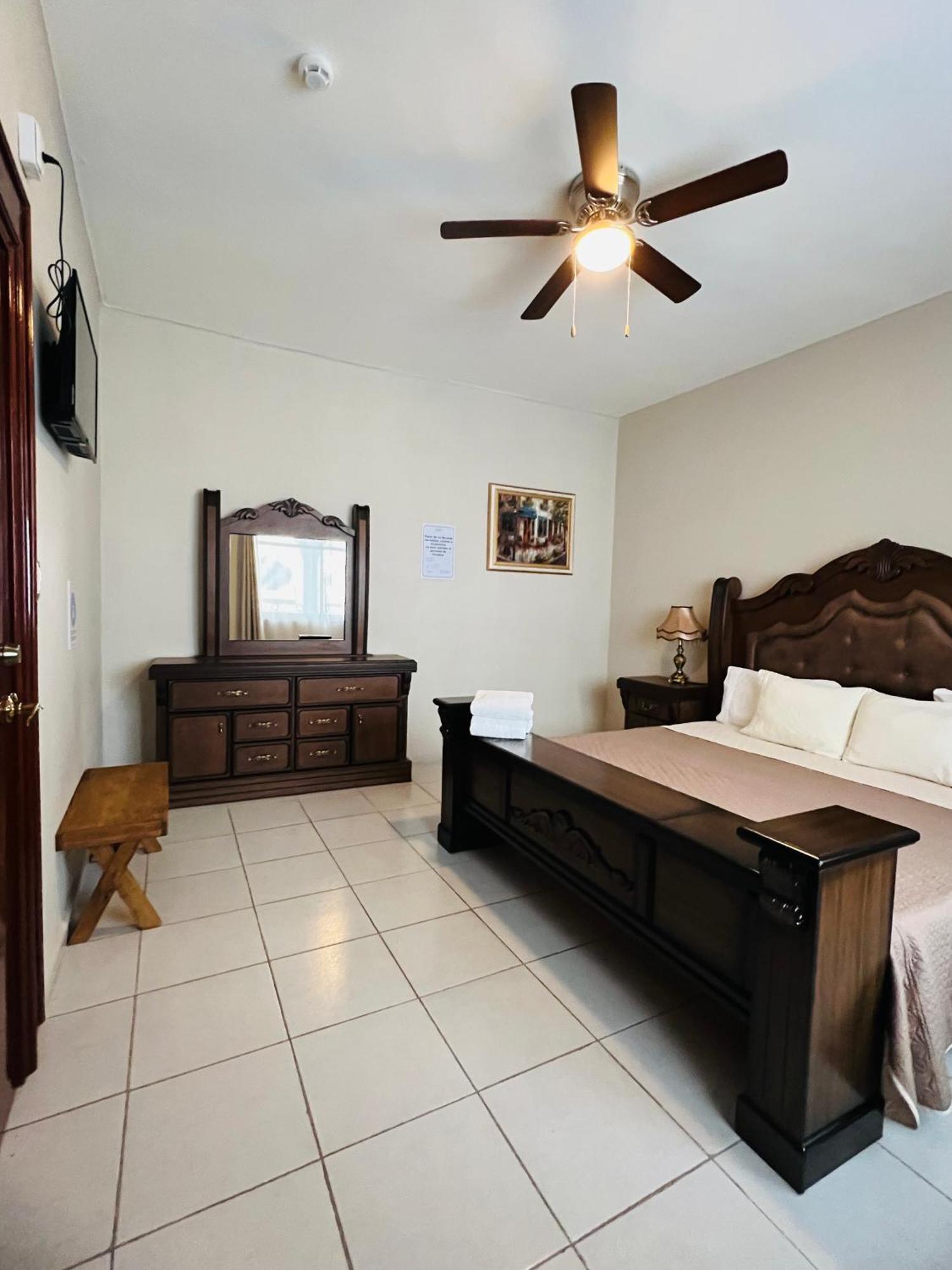 Hosteria Casa Marquez León Kültér fotó