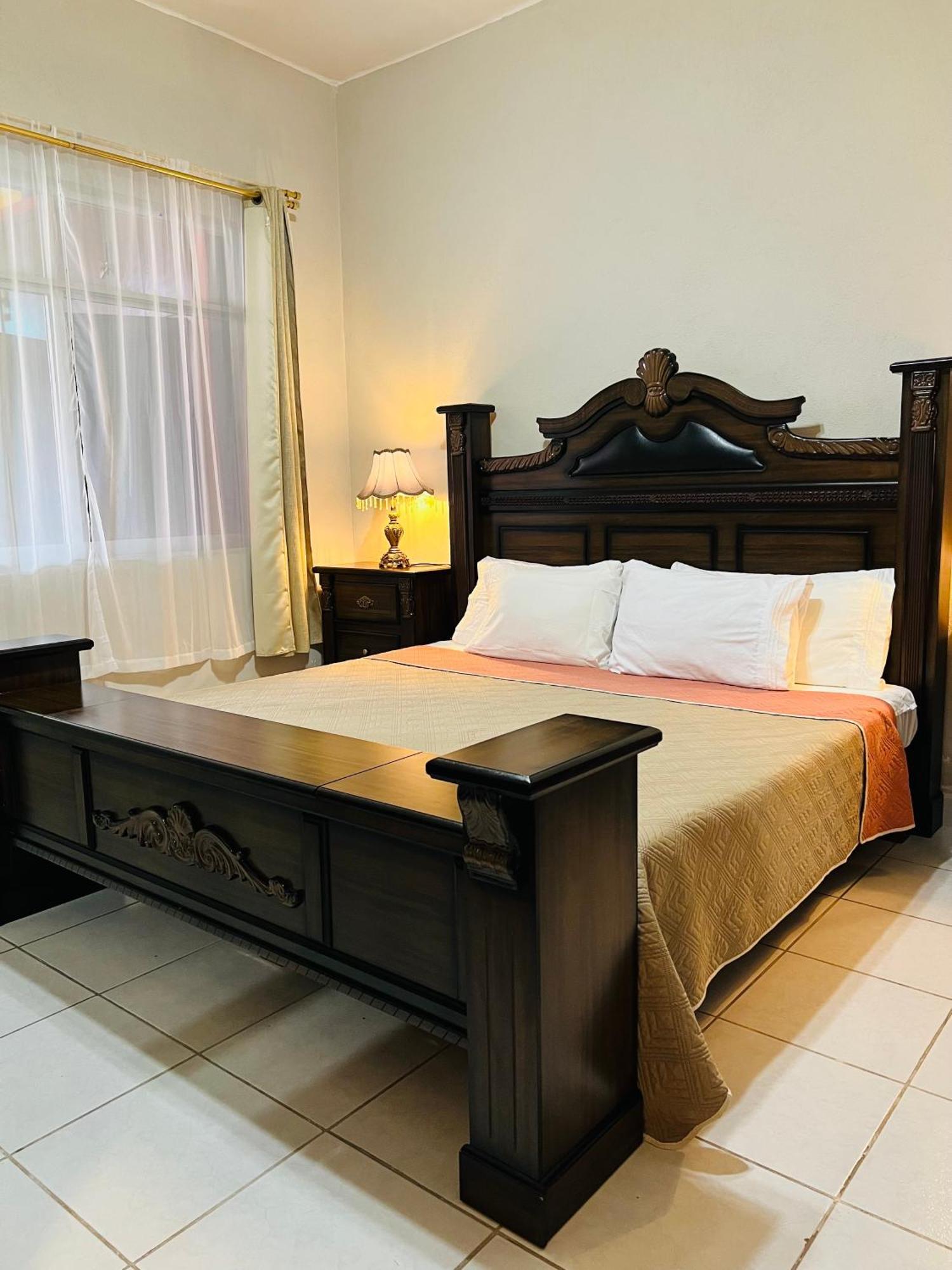 Hosteria Casa Marquez León Kültér fotó